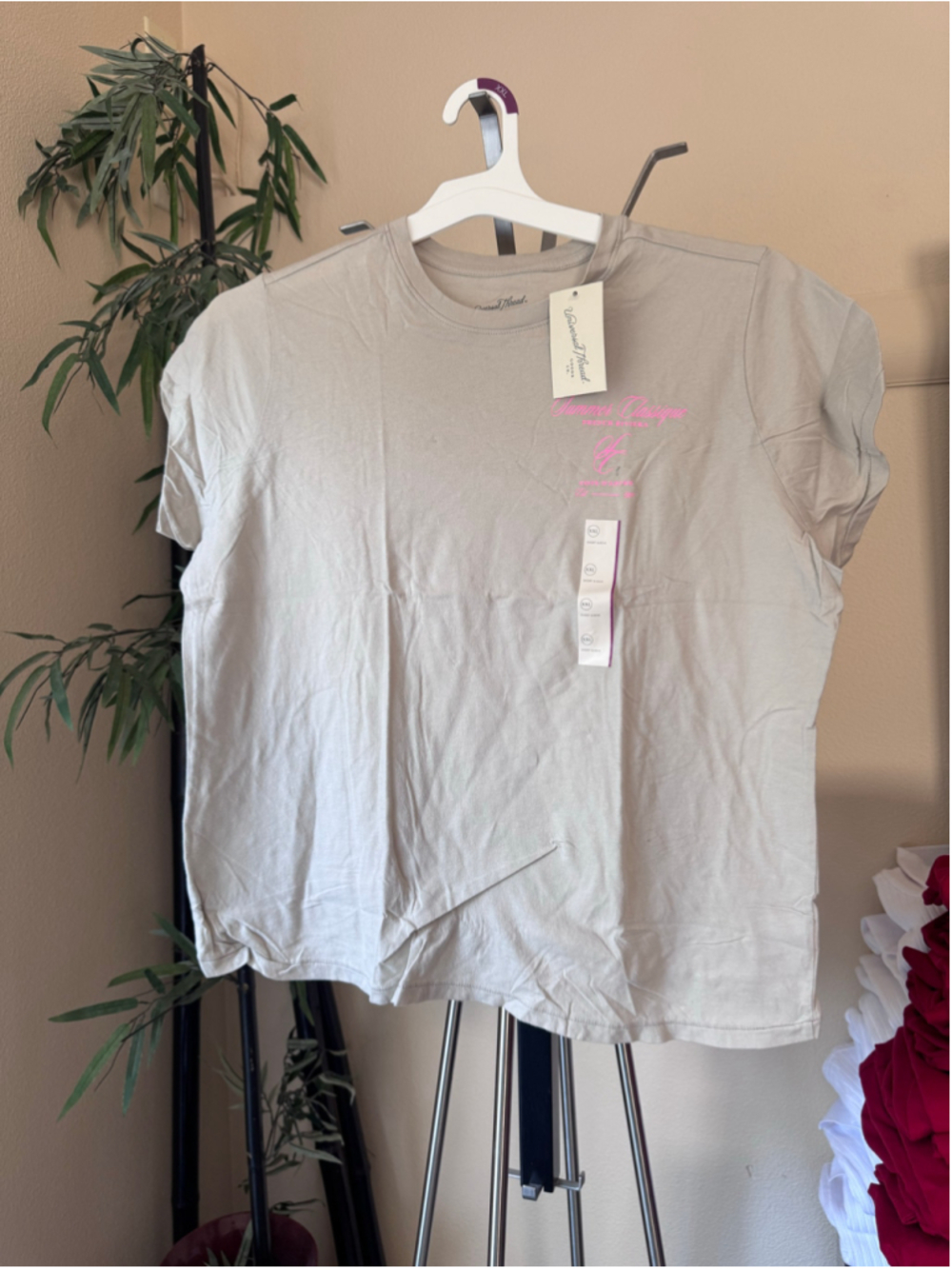Women's Universal Thread Graphic Tee, XXL, Beige and Pink - 100% Cotton